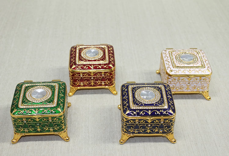 Swaroski Taşlı Kutu Alk4297