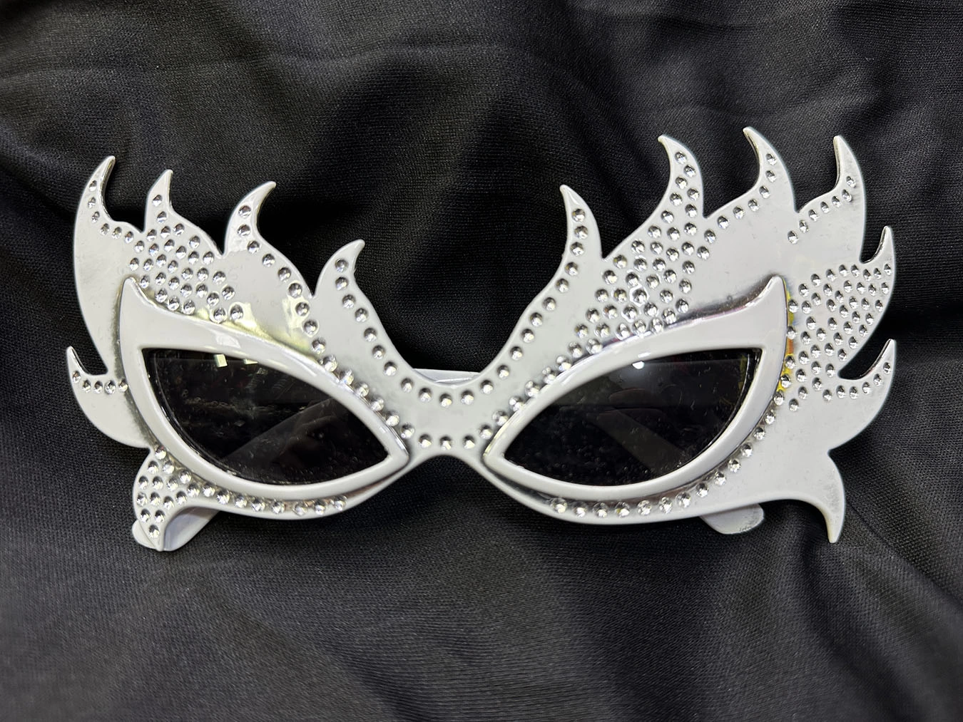 Taşlı Göz Kamaştıran Gecenin Yıldızı Beyaz Parti Alev Gözlük